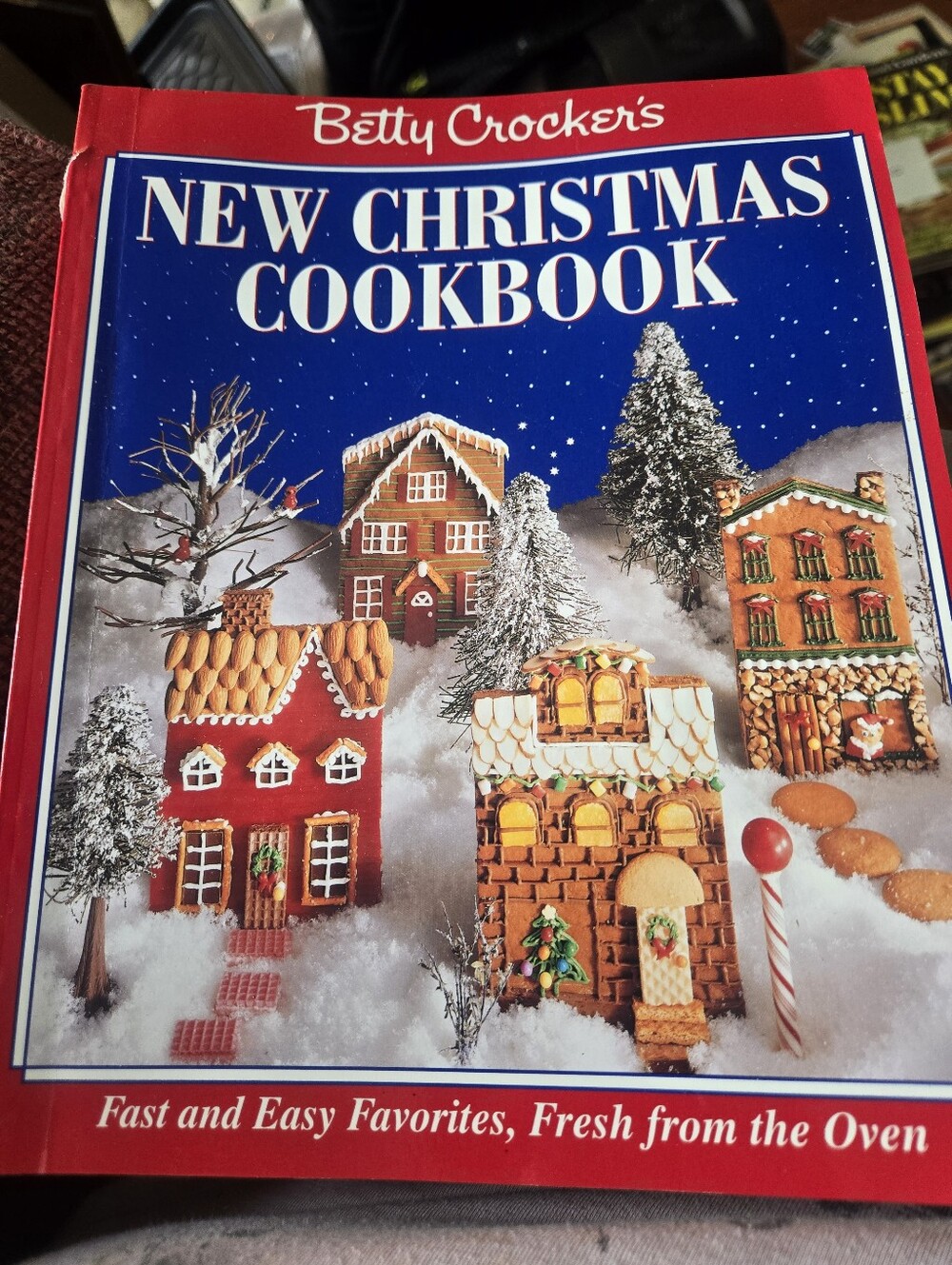 Vintage Betty Crocker's New Christmas Cookbook (1993) Softcover 1st Edition Retr
